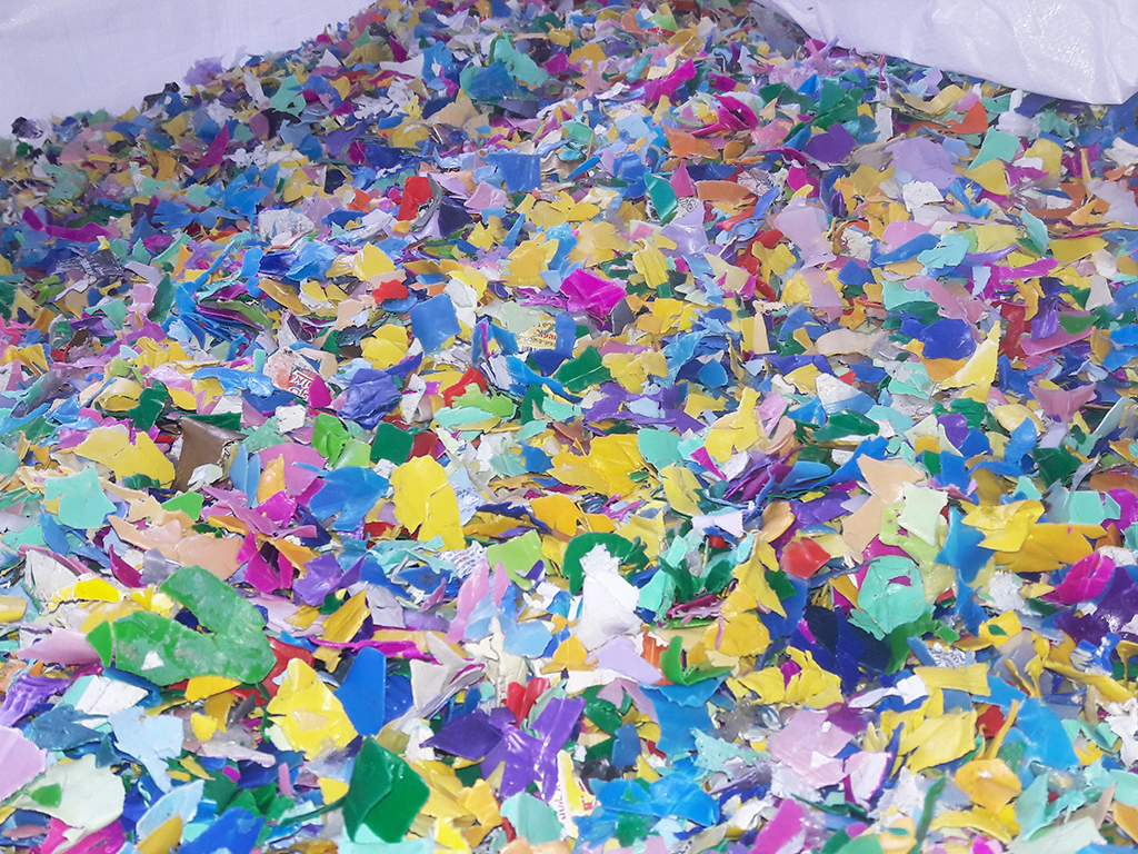 JAZZ BLUE COLOR HDPE FLAKES